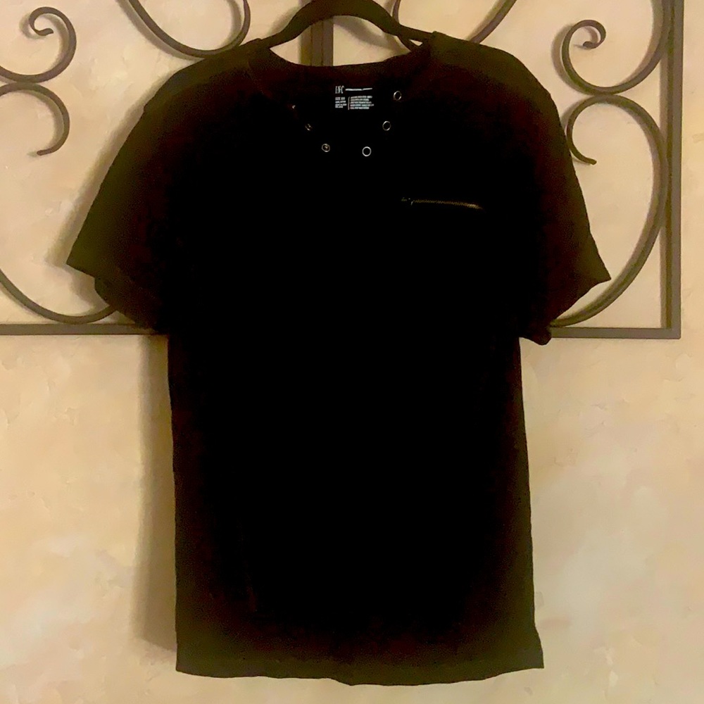 Men’s XXL INC v neck tshirt